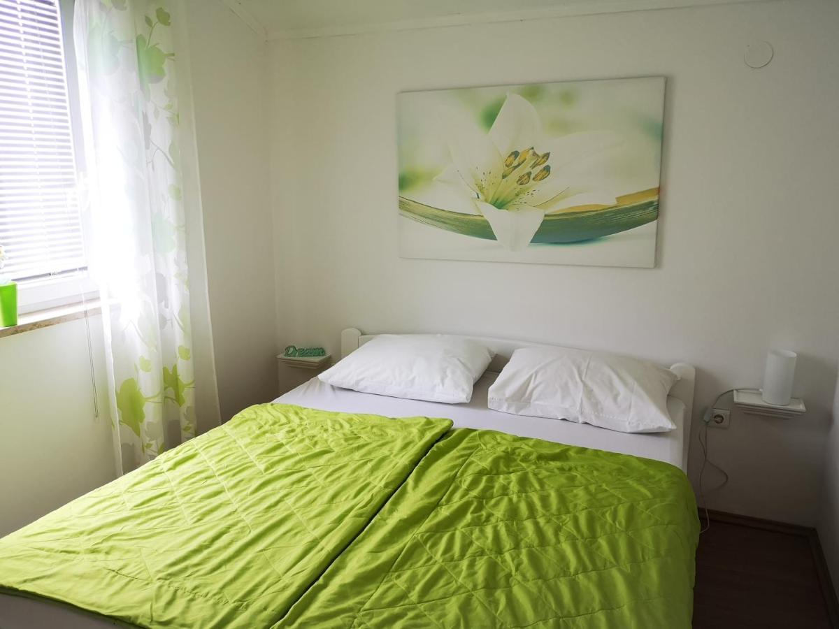 Chillout Apartments With Pool Patricia Фажана Екстер'єр фото