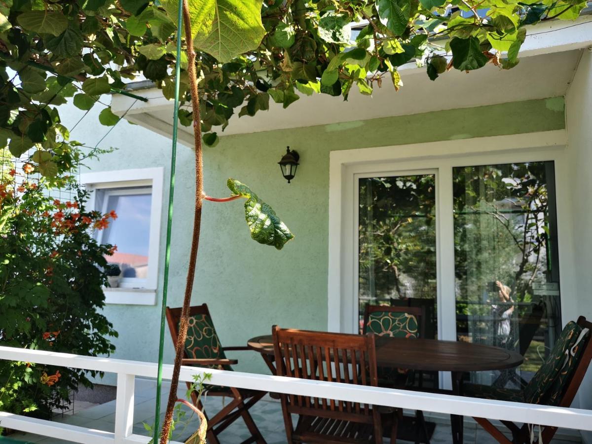 Chillout Apartments With Pool Patricia Фажана Екстер'єр фото