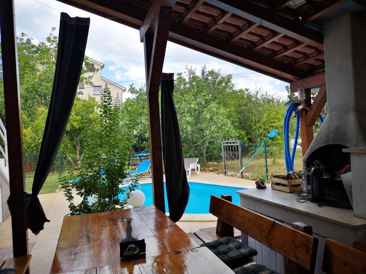 Chillout Apartments With Pool Patricia Фажана Екстер'єр фото