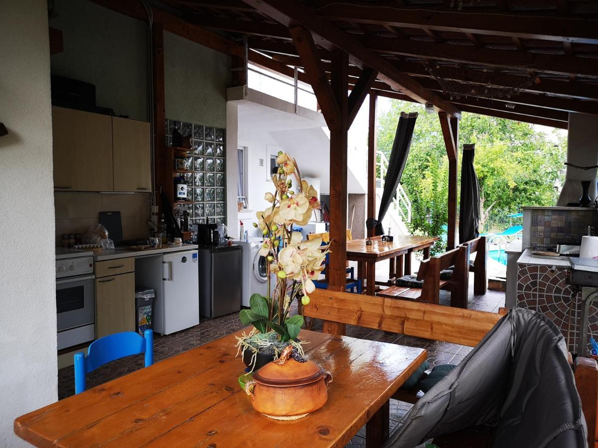 Chillout Apartments With Pool Patricia Фажана Екстер'єр фото